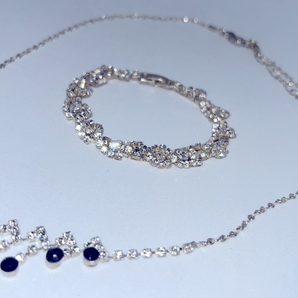 Sparkly Beaded Necklace and Bracelet - Picture 2 of 6